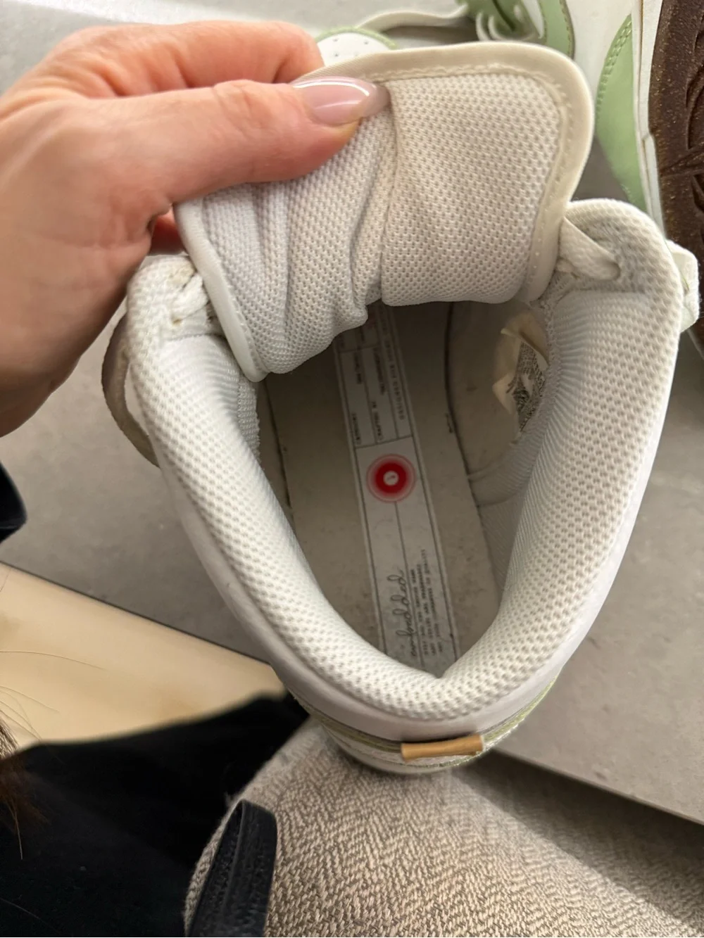 Nike color melon